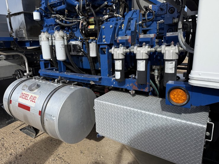 2013-cs&p-180k-scfh-10k-wp-nitrogen-pumper-mtd-on-2013-loadcraft-t/a-trailer-image-10