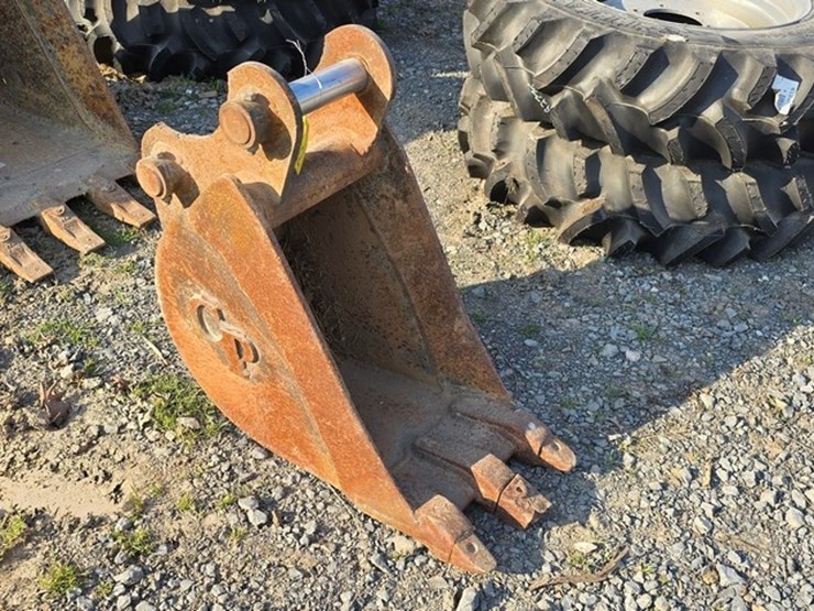 12"-excavator-bucket-image-2