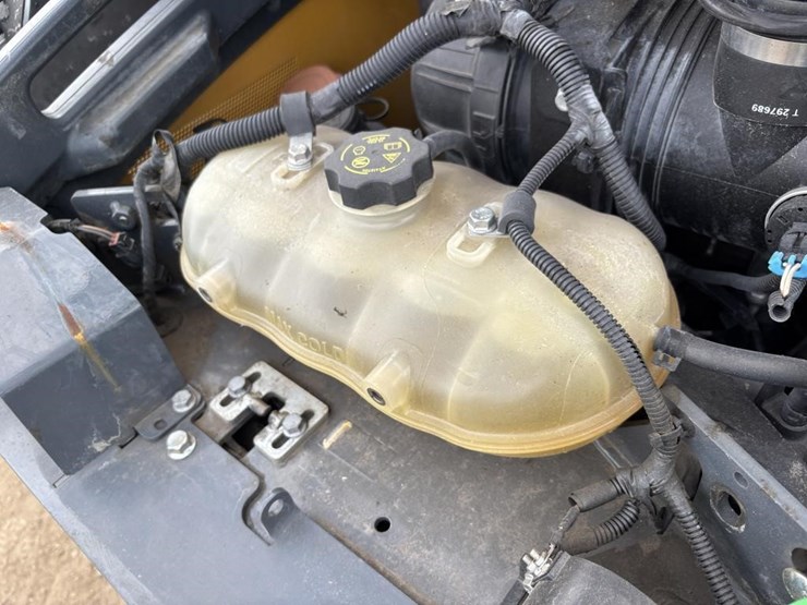 2022-deere-325g-image-32