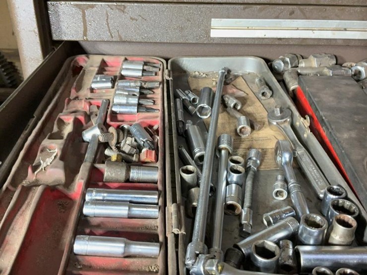 #228-•-tool-chest-and-contents-image-19