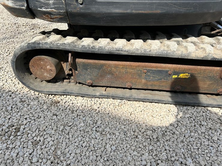 2016-bobcat-e32-image-12