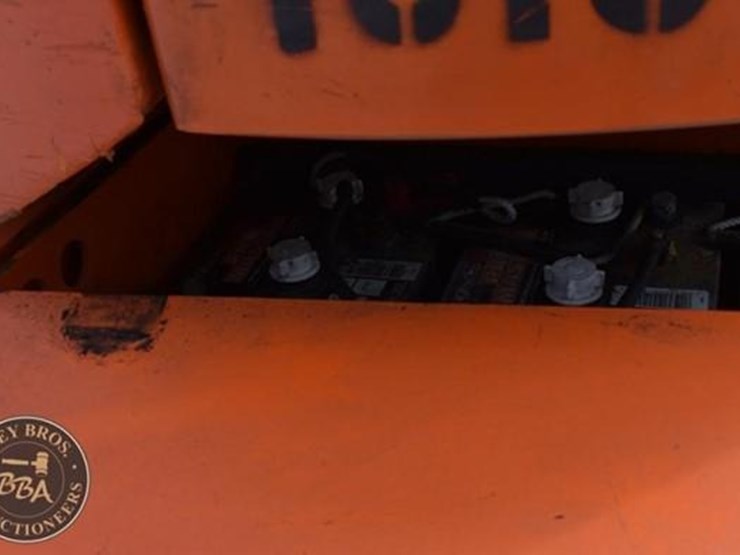 2013-jlg-e300ajp-image-33