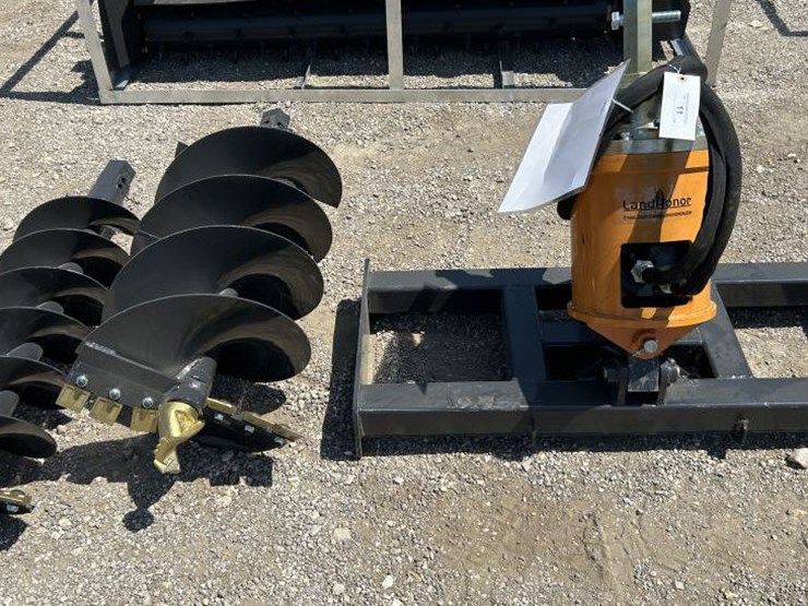 #11-•-skid-steer-auger-driver-&-(12"&18")-bits-image-1