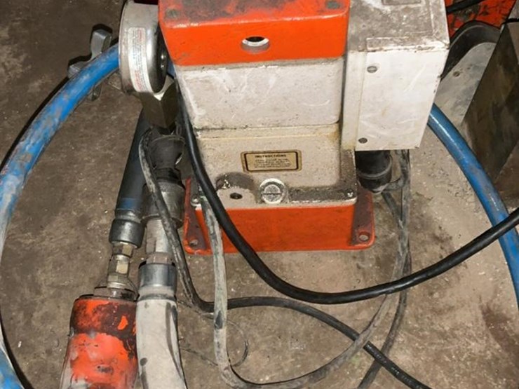 #235-•-hydraulic-pump,-tools,-and-parts-image-22