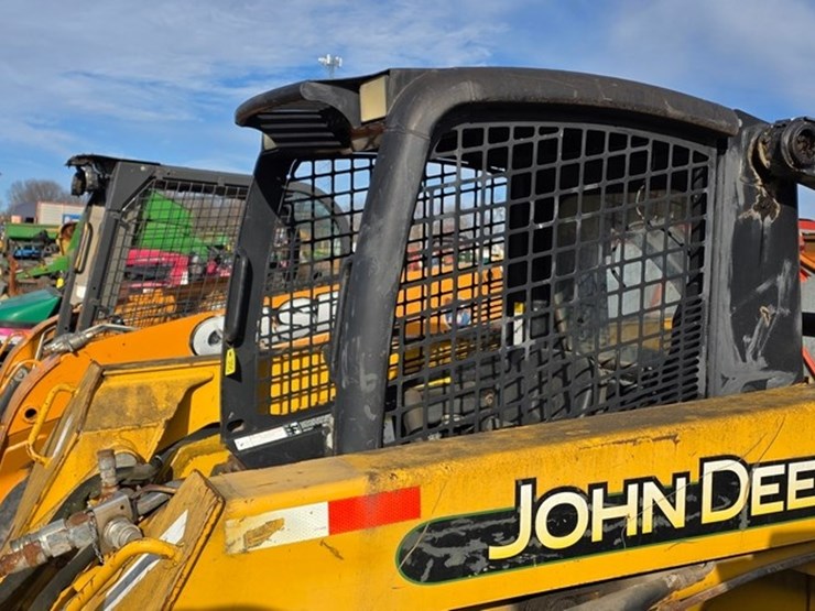 john-deere-270-image-25