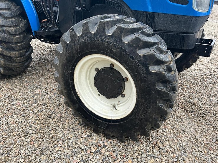 2016-new-holland-workmaster-70-image-12