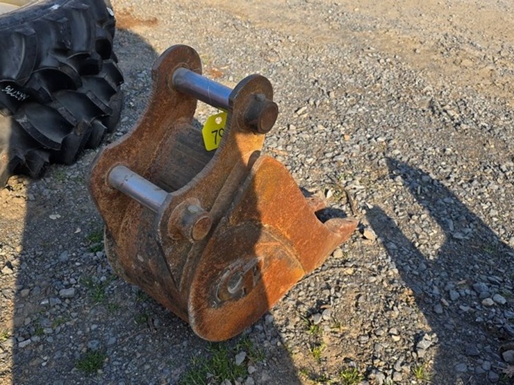 12"-excavator-bucket-image-3