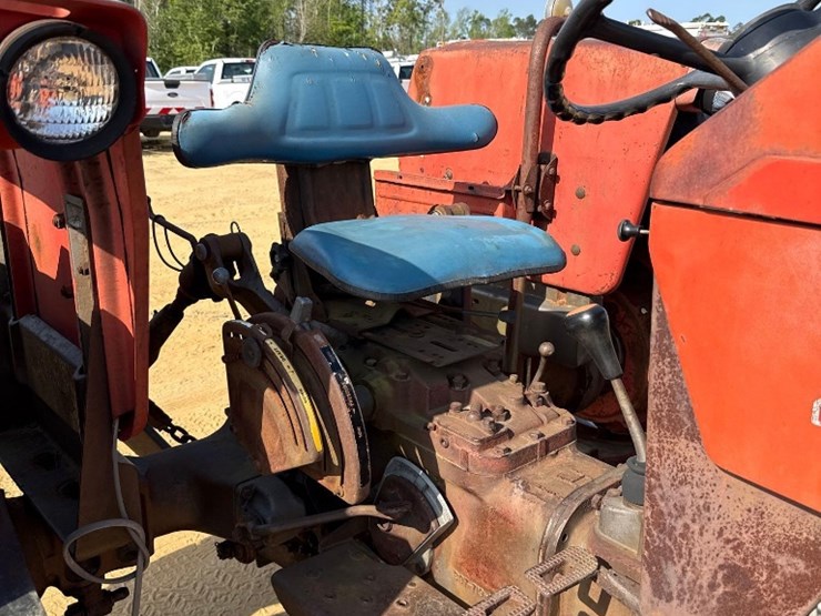 massey-ferguson-175-image-11