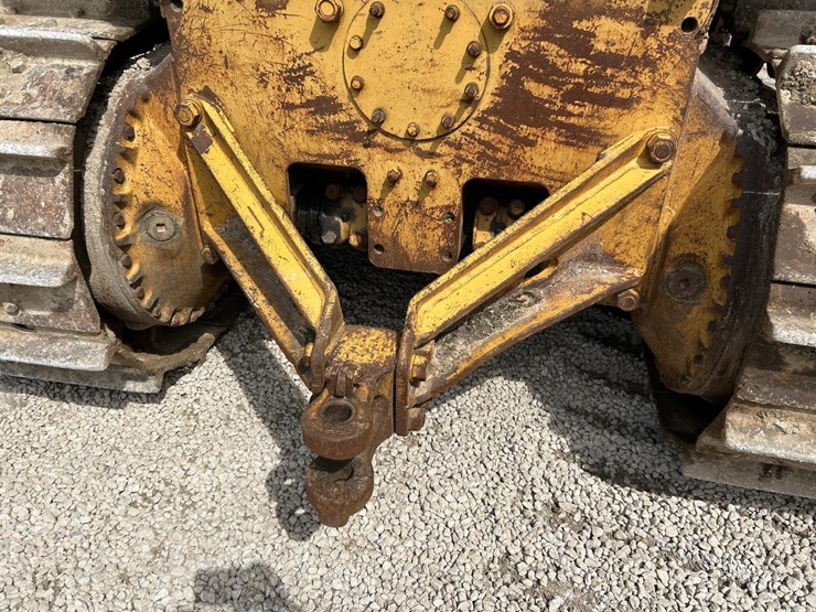 caterpillar-d7f-image-16