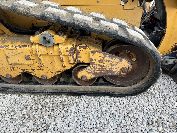 2023-caterpillar-259d3-image-14