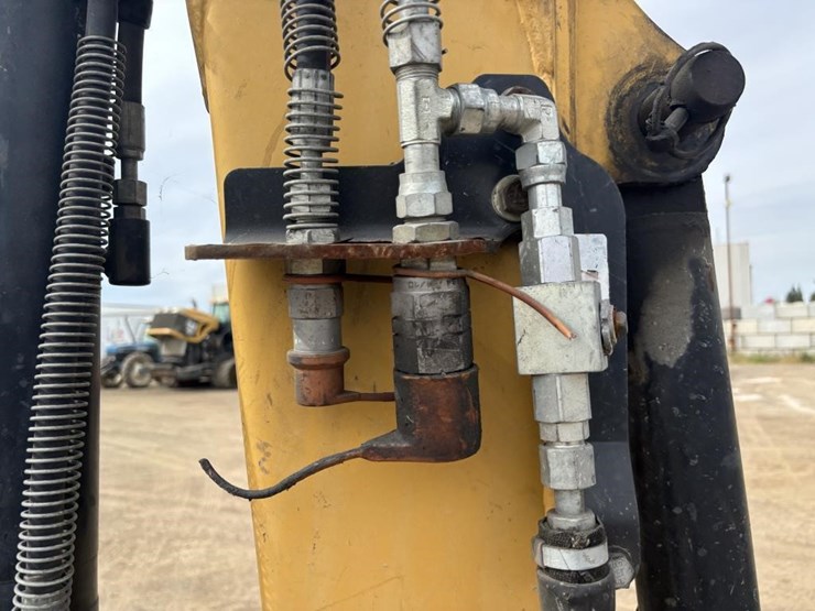 2010-caterpillar-303-image-17