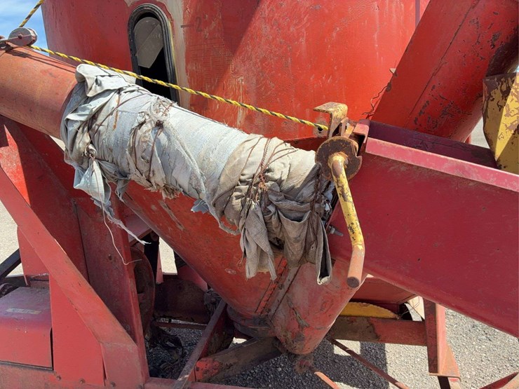 red-portable-pto-driven-feed-grinder-mixer,-steel-construction-image-7