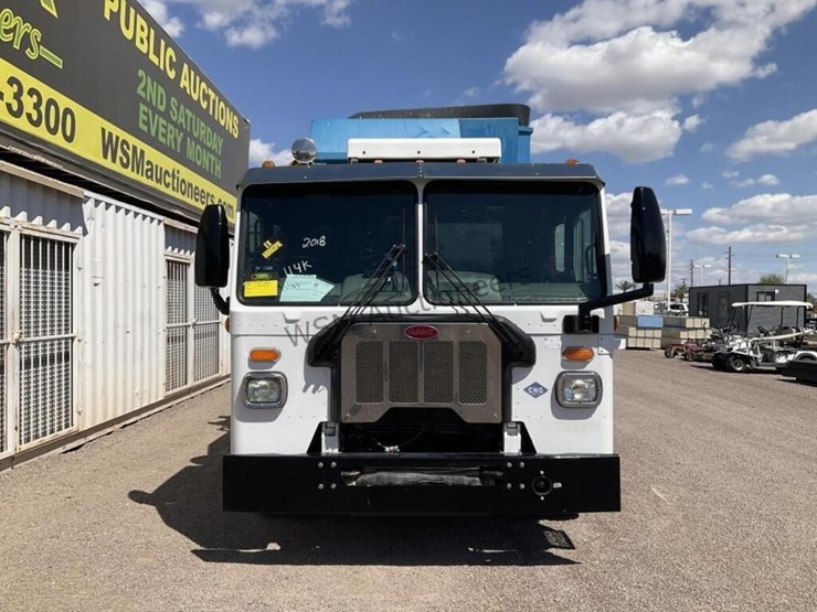 2018-peterbilt-520-image-3