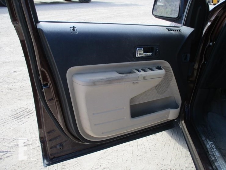 2010-ford-edge-sel-image-13