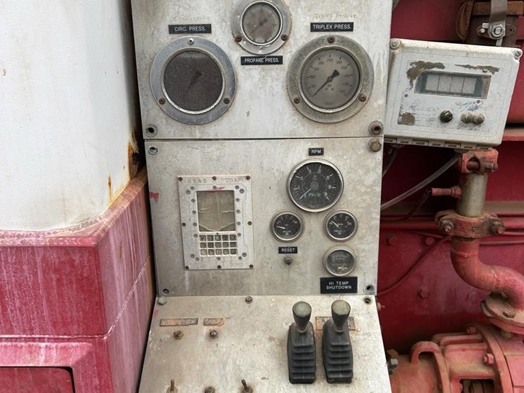 2004-peterbilt-357-image-28