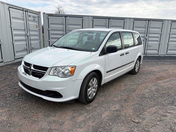 2015-dodge-caravan-image-1