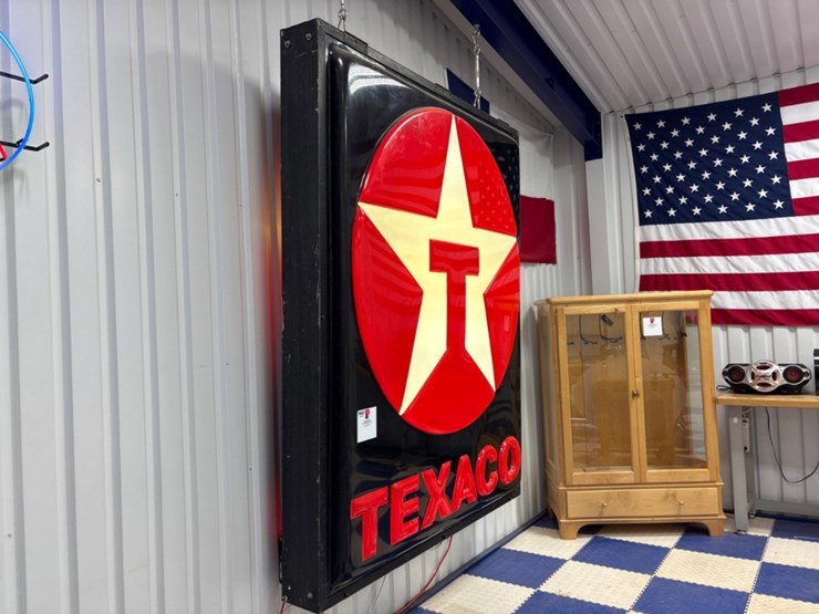 7.5h-x-6w-light-up-texaco-sign-image-2