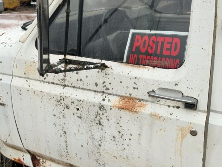 1984-ford-f350-image-16