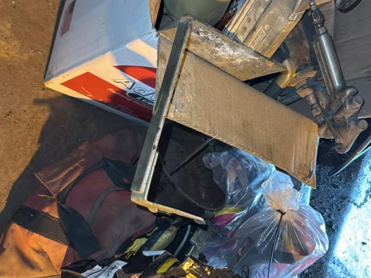 #242-•-painting-supplies-image-1