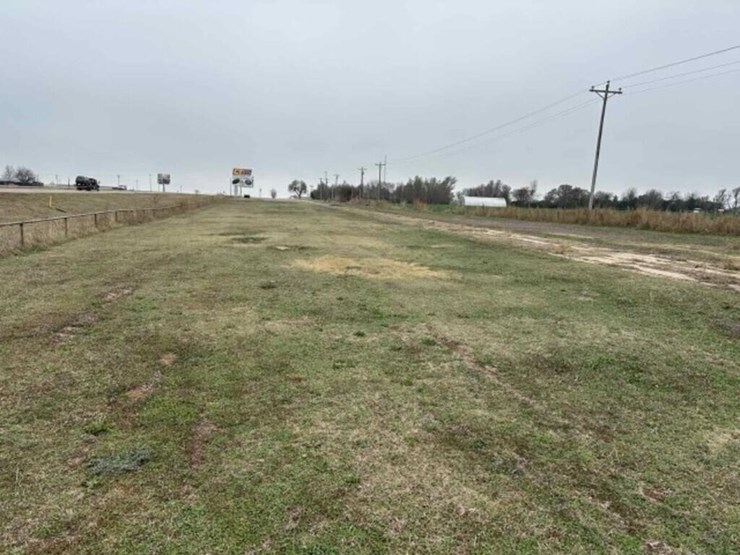 a-2.6-acre-tract-mol-corner-of-hwy-81-and-beebe-image-4