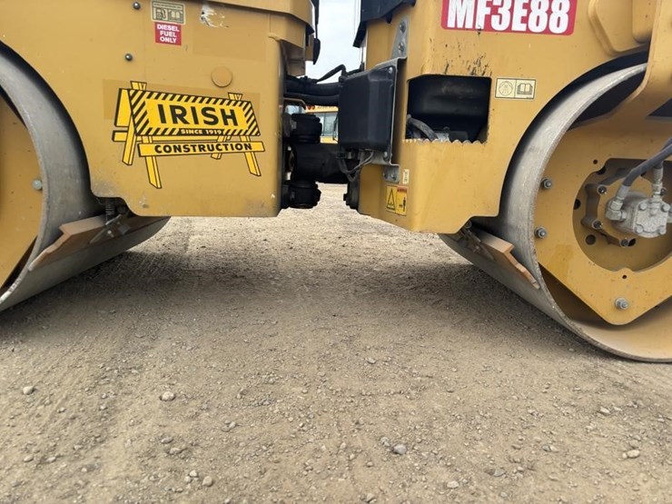 2002-caterpillar-cb24b-image-10