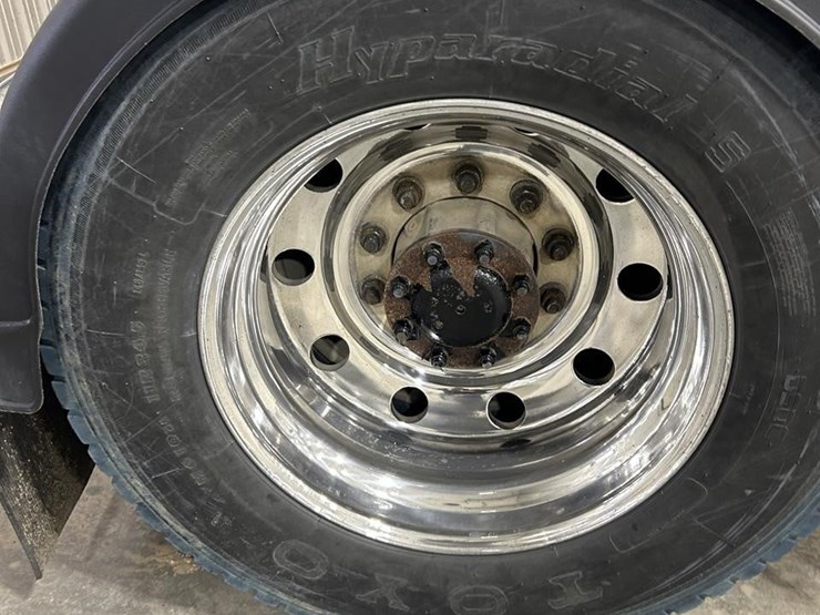 2016-peterbilt-579-image-37