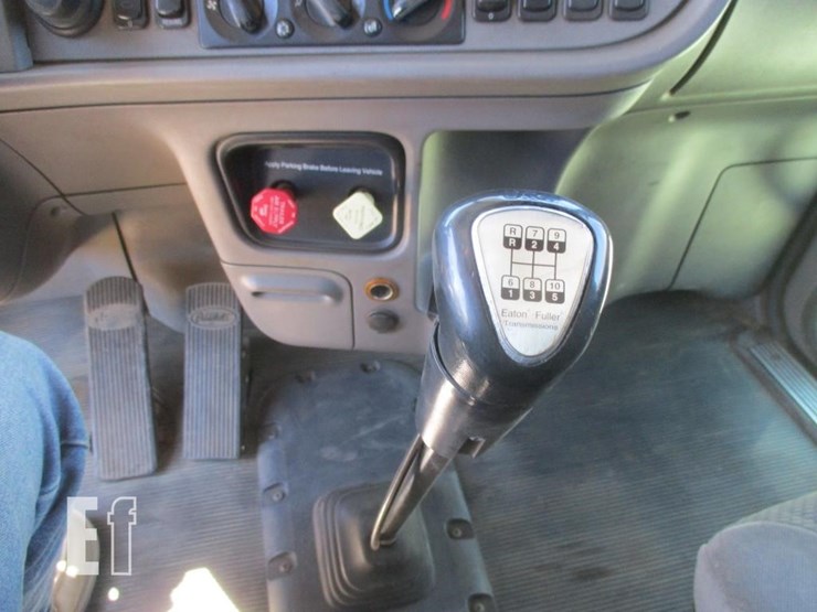 2012-peterbilt-386-image-11