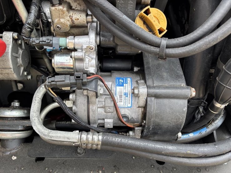 2019-bobcat-t650-image-41