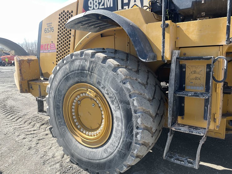 caterpillar-982m-image-19