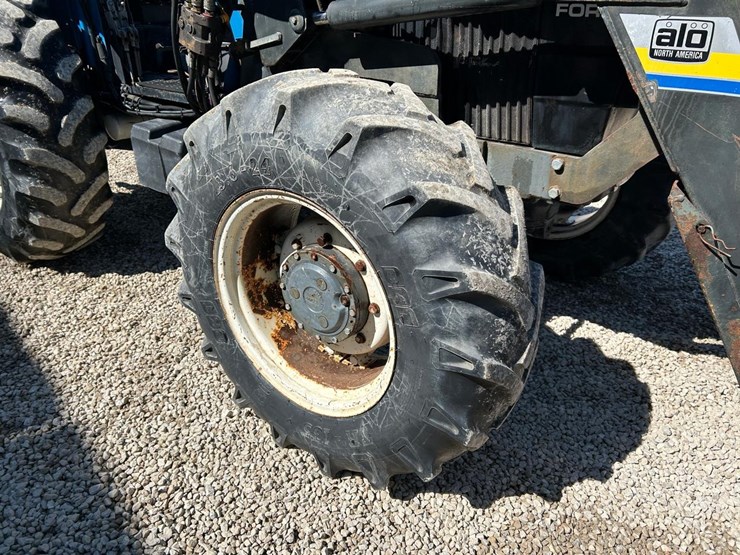 new-holland-5640-image-11