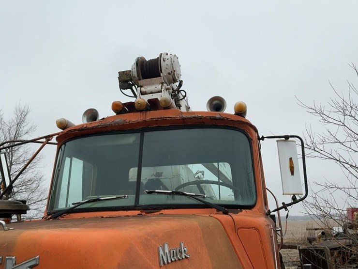 #303-•-mack-crane-truck-image-35