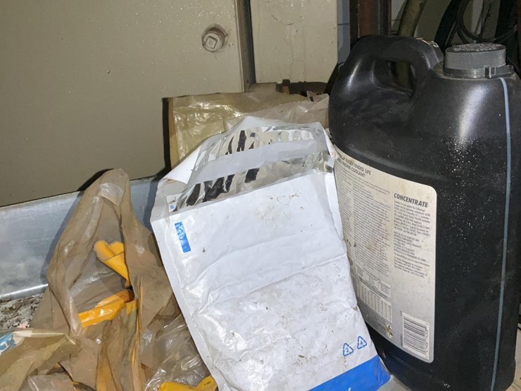 #270-•-shelf-with-welding-supplies-image-12