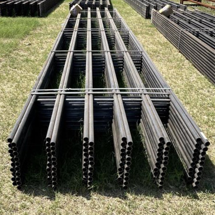 #121 • (20) Continuous Fence Panels w/ 1 Box of Joints