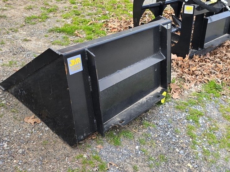 new-jmr-36"-mini-skidloader-bucket-image-2