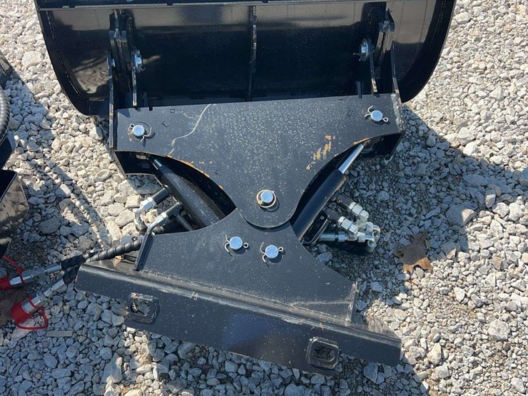 sdlanch-mini-skid-steer-dozer-blade-image-2