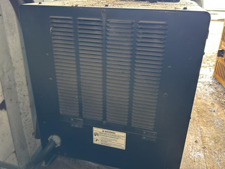 #252-•-miller-welder-image-4