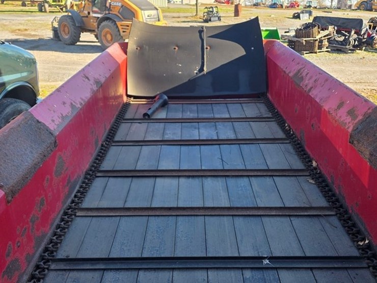 new-holland-155-image-12