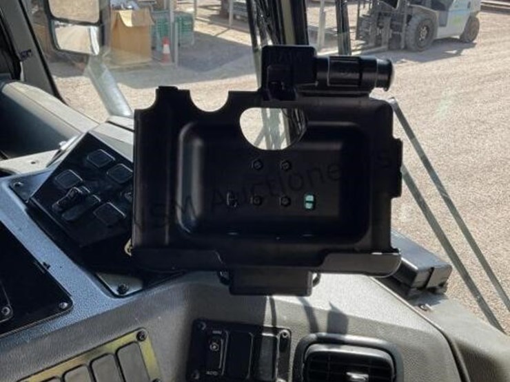 2018-peterbilt-520-image-22