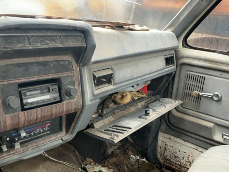 1984-ford-f350-image-23