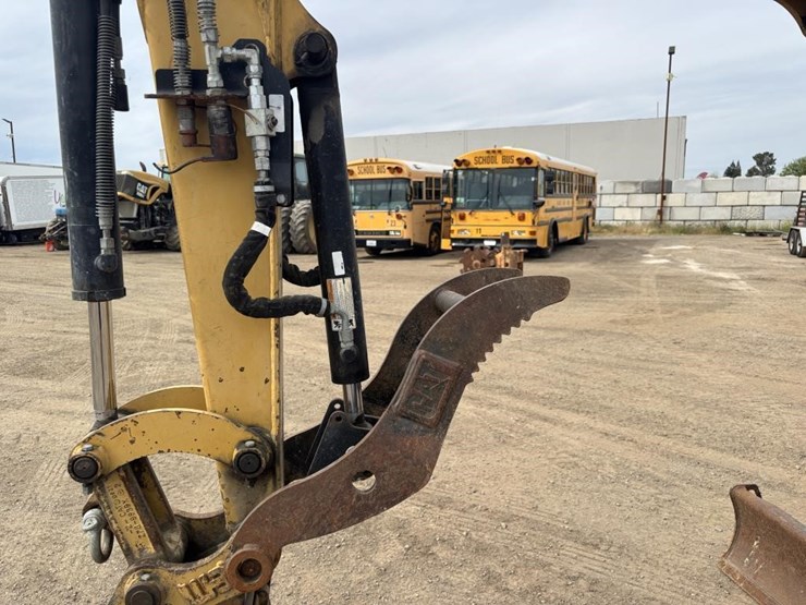 2010-caterpillar-303-image-16