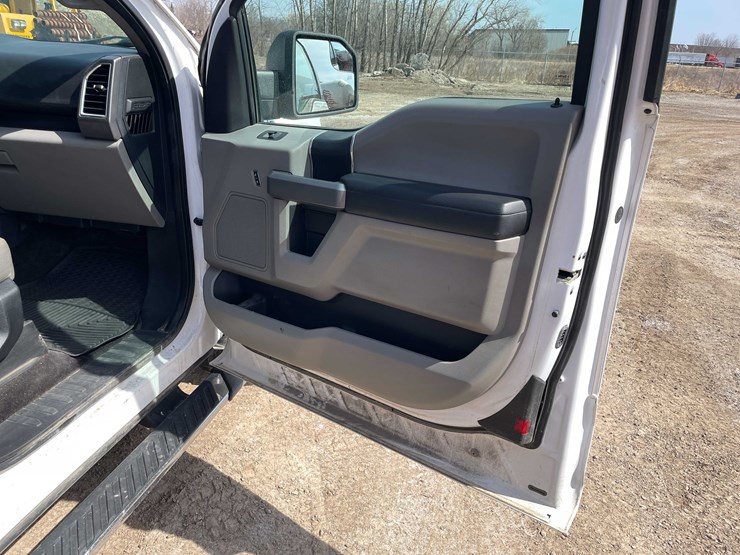 #5673-•-2015-f150-xlt-4x4-extended-cab-(has-wi-title)-image-74