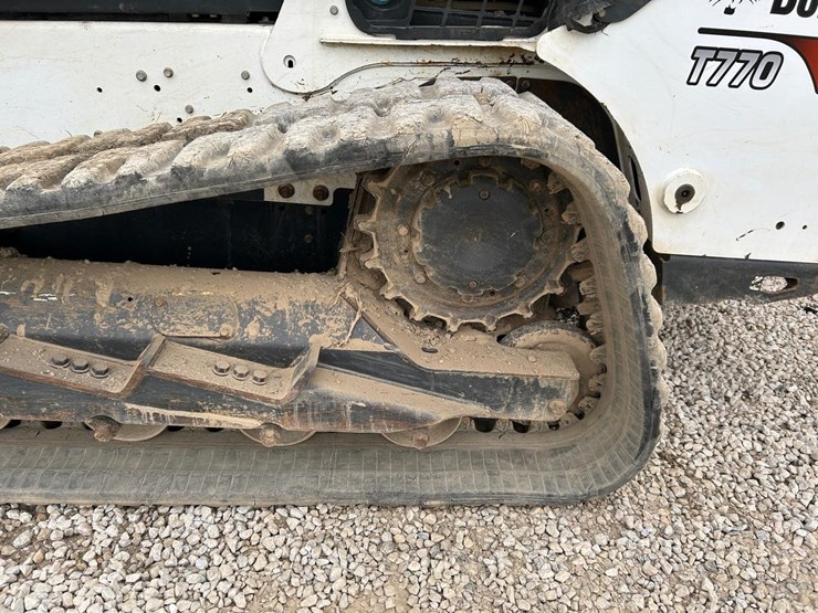 2018-bobcat-t770-image-19