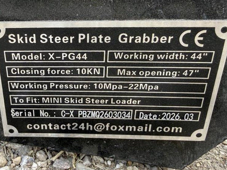 #190-•-mini-skid-steer-44"-plate-grapple-image-4