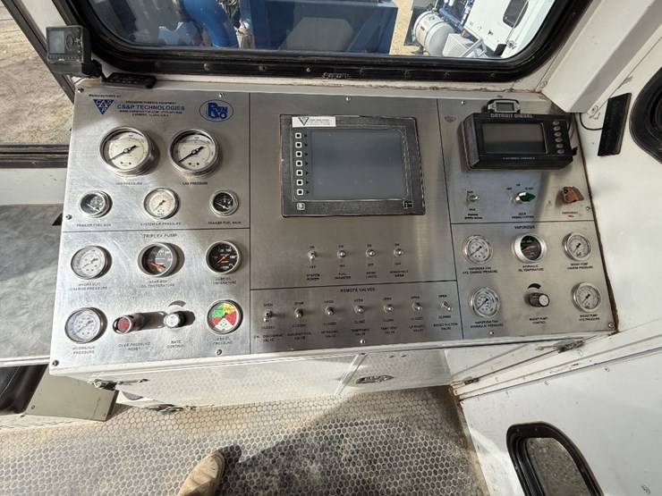 2011-cs&p-180k-scfh-10k-wp-nitrogen-pumper-mtd-on-2011-loadcraft-t/a-trailer-image-22