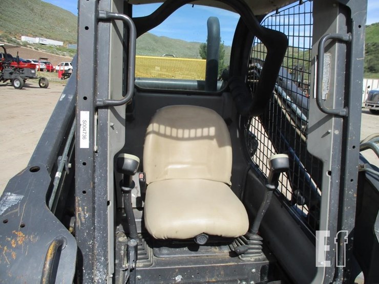 2017-new-holland-l228-image-6