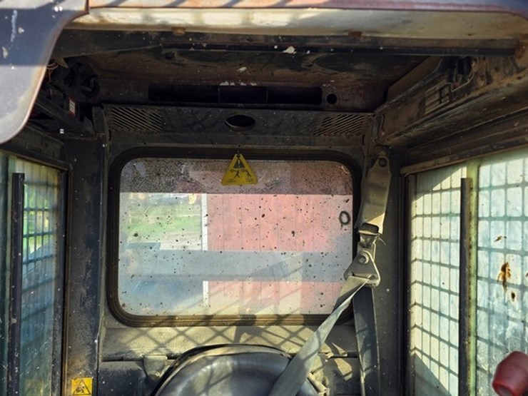 new-holland-ls180-image-37