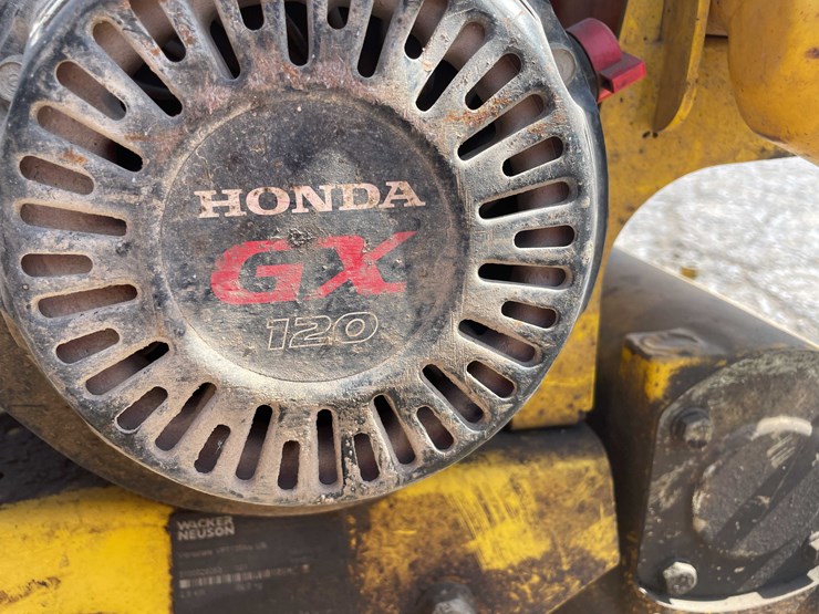 #5689-•-wacker-vp1135-plate-compactor-image-15