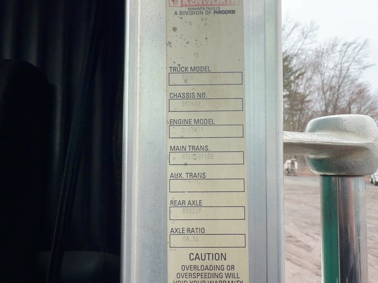 2003-kenworth-t800-image-35
