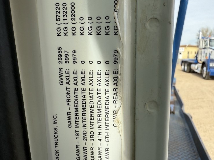 2014-mack-pinnacle-chu613-image-22