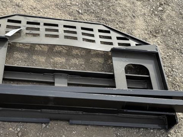 #173-•-skid-steer-forks-image-2